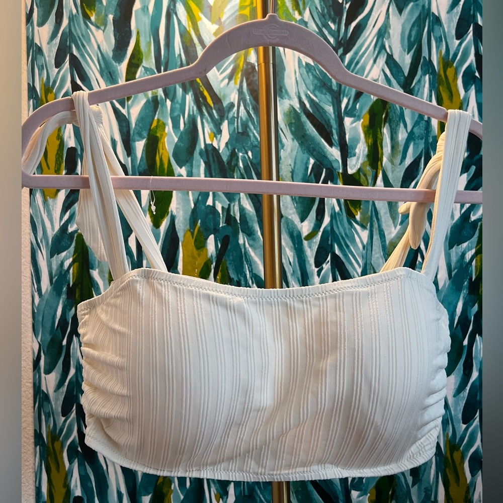 Shade and Shore White Bandeau Style Bikini Top Size 38DD NWT